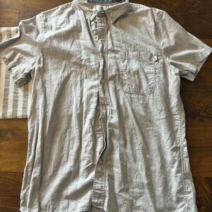 Men's Gray Short Sleeve Shirt